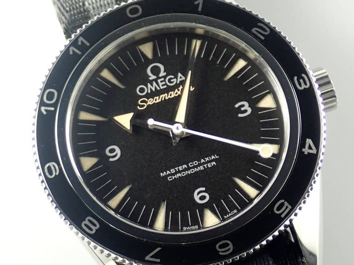 オメガ シーマスター 300 スペクター Ref.233.32.41.21.01.001 ブラック文字盤 極美品 Y9X4U143