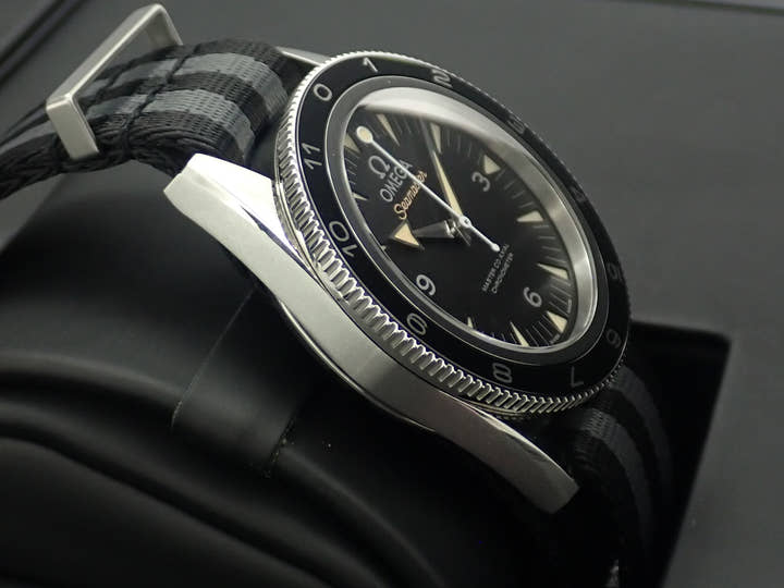 オメガ シーマスター 300 スペクター Ref.233.32.41.21.01.001 ブラック文字盤 極美品 Y9X4U143