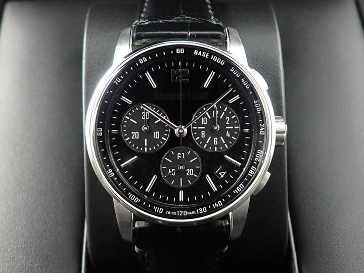 オーデマピゲ CODE 11.59 バイ オーデマ ピゲ クロノグラフ Ref.26393BC.OO.A002CR.01 ホワイトゴールド ブラックラッカー文字盤