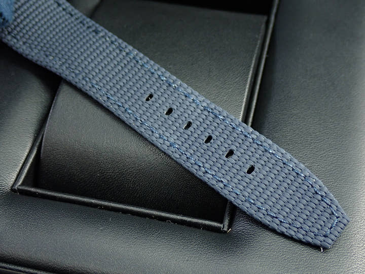 オーデマピゲ CODE 11.59 バイ オーデマ ピゲ Ref.15210BC.OO.A321CR.01 ホワイトゴールド ブルーラッカー文字盤