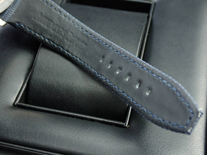 オーデマピゲ CODE 11.59 バイ オーデマ ピゲ Ref.15210BC.OO.A321CR.01 ホワイトゴールド ブルーラッカー文字盤