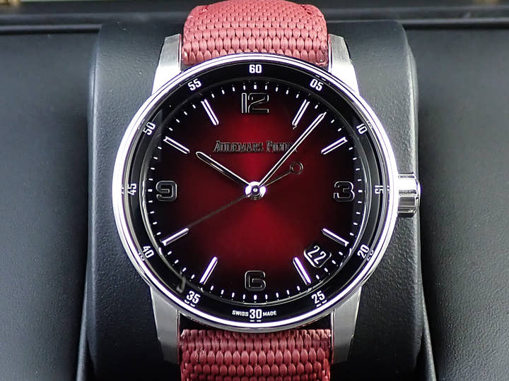 オーデマピゲ CODE 11.59 バイ オーデマ ピゲ Ref.15210BC.OO.A500KB.01 ホワイトゴールド スモークバーガンディーラッカー文字盤