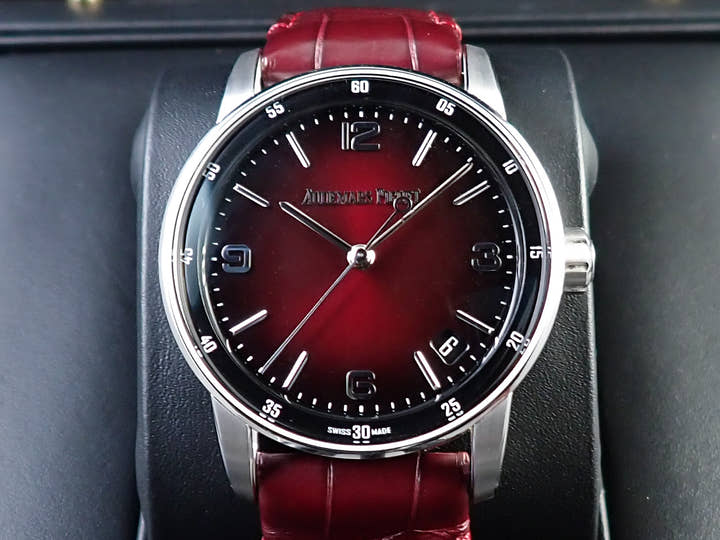 オーデマピゲ CODE 11.59 バイ オーデマ ピゲ Ref.15210BC.OO.A068CR.01 ホワイトゴールド スモークバーガンディラッカー文字盤