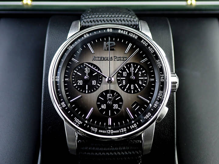 オーデマピゲ CODE 11.59 バイ オーデマ ピゲ クロノグラフ Ref.26393NB.OO.A002KB.01 ホワイトゴールド/セラミック スモークグレー文字盤