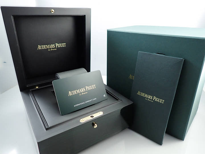 オーデマピゲ CODE 11.59 バイ オーデマ ピゲ Ref.15210BC.OO.A500KB.01 ホワイトゴールド スモークバーガンディーラッカー文字盤