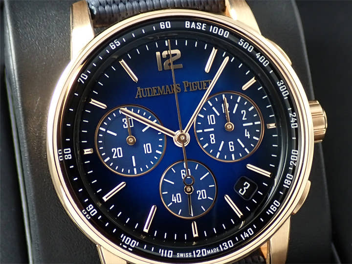オーデマピゲ CODE 11.59 バイ オーデマ ピゲ クロノグラフ Ref.26393OR.OO.A028CR.01 ピンクゴールド スモークブルーラッカー文字盤