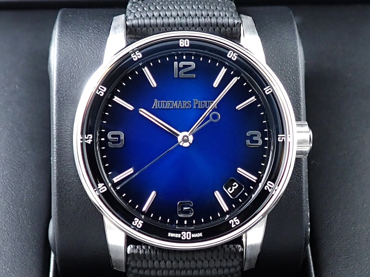 オーデマピゲ CODE 11.59 バイ オーデマ ピゲ Ref.15210BC.OO.A002KB.01 ホワイトゴールド スモークブルーラッカー文字盤