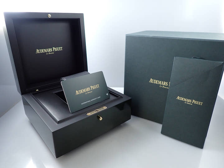 オーデマピゲ CODE 11.59 バイ オーデマ ピゲ Ref.15210BC.OO.A002KB.01 ホワイトゴールド スモークブルーラッカー文字盤