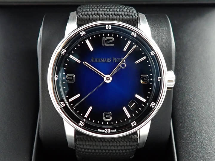 オーデマピゲ CODE 11.59 バイ オーデマ ピゲ Ref.15210BC.OO.A002KB.01 ホワイトゴールド スモークブルーラッカー文字盤