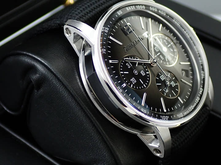 オーデマピゲ CODE 11.59 バイ オーデマ ピゲ クロノグラフ Ref.26393NB.OO.A002KB.01 ホワイトゴールド/セラミック スモークグレー文字盤