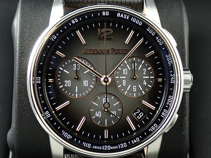 オーデマピゲ CODE 11.59 バイ オーデマ ピゲ クロノグラフ Ref.26393CR.OO.A002CR.01 ピンクゴールド/ホワイトゴールド スモークグレーラッカー文字盤