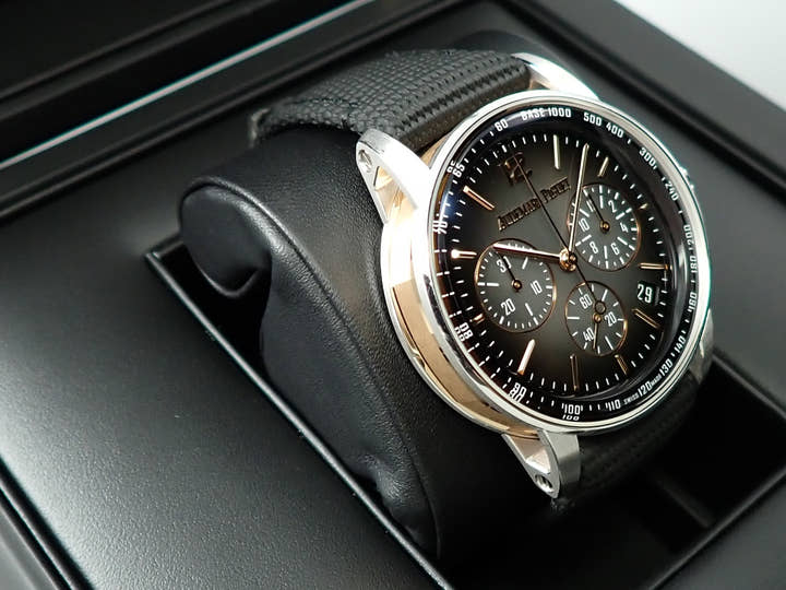 オーデマピゲ CODE 11.59 バイ オーデマ ピゲ クロノグラフ Ref.26393CR.OO.A002CR.01 ピンクゴールド/ホワイトゴールド スモークグレーラッカー文字盤