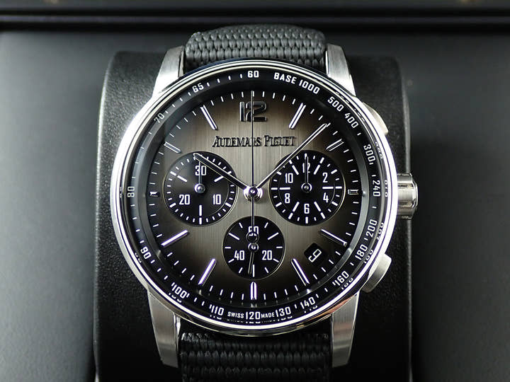 オーデマピゲ CODE 11.59 バイ オーデマ ピゲ クロノグラフ Ref.26393NB.OO.A002KB.01 ホワイトゴールド/セラミック スモークグレー文字盤