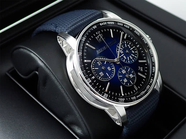 オーデマピゲ CODE 11.59 バイ オーデマ ピゲ クロノグラフ Ref.26393BC.OO.A002KB.01 ホワイトゴールド スモークブルーラッカー文字盤