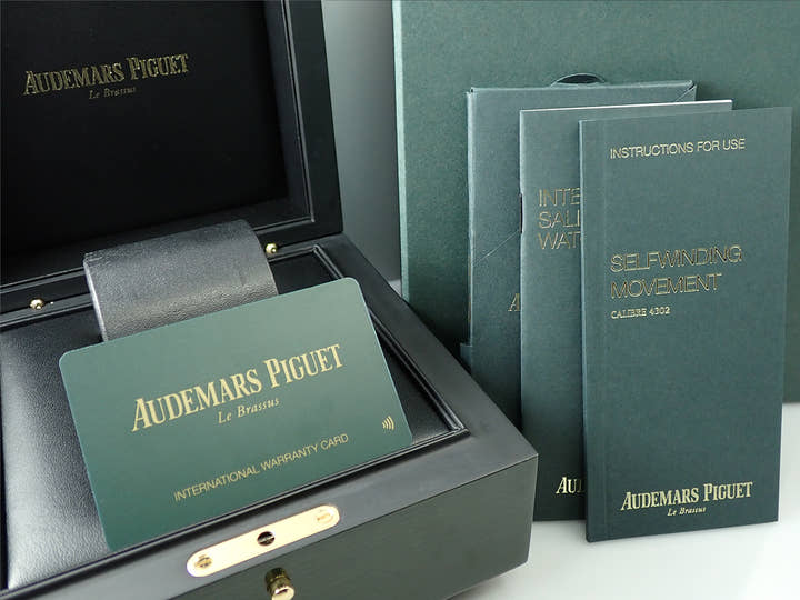 オーデマピゲ CODE 11.59 バイ オーデマ ピゲ Ref.15210BC.OO.A321CR.01 ホワイトゴールド ブルーラッカー文字盤