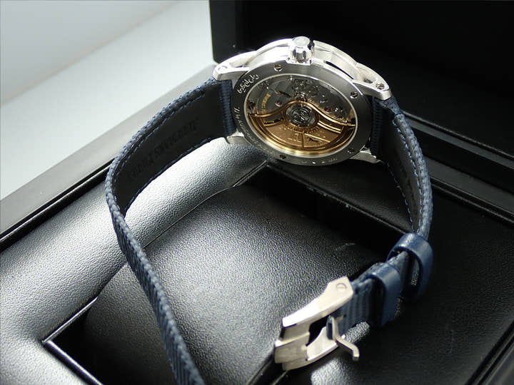 オーデマピゲ CODE 11.59 バイ オーデマ ピゲ Ref.15210BC.OO.A321CR.01 ホワイトゴールド ブルーラッカー文字盤