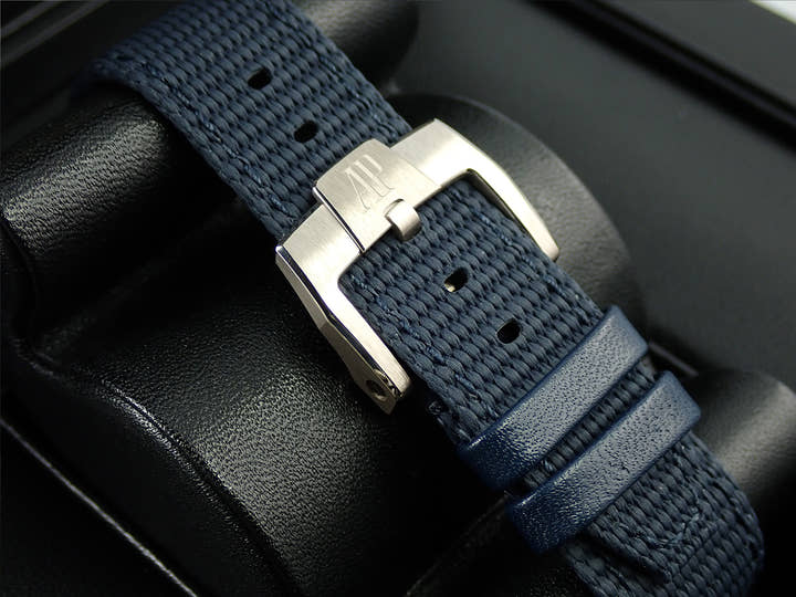 オーデマピゲ CODE 11.59 バイ オーデマ ピゲ Ref.15210BC.OO.A321CR.01 ホワイトゴールド ブルーラッカー文字盤