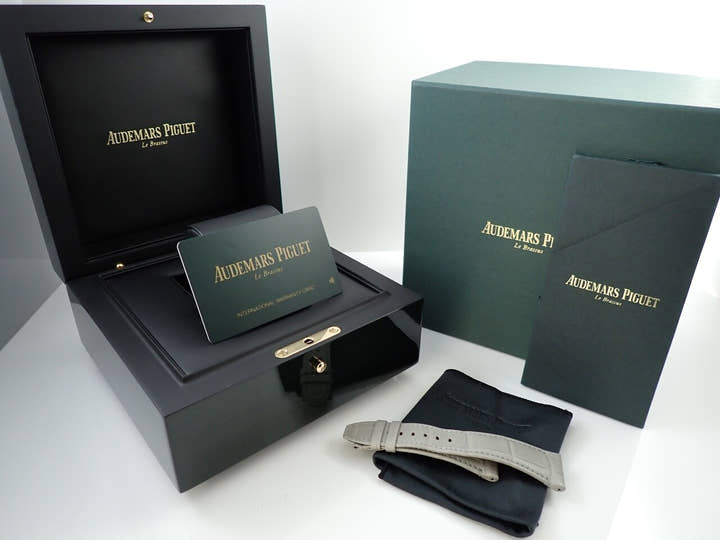 オーデマピゲ CODE 11.59 バイ オーデマ ピゲ クロノグラフ Ref.26393CR.OO.A009CR.01 ホワイトゴールド/ピンクゴールド シルバー文字盤