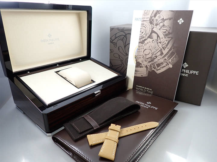 パテックフィリップ コンプリケーション ワールドタイム クロノグラフ Ref.5935A-001 ステンレススチール ローズゴールドメッキ オパーリン文字盤