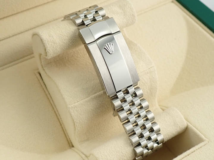 ロレックス デイトジャスト41 Ref.126300 ステンレススチール ブライトブルー文字盤 ジュビリーブレスレット 美品 MK018FHP