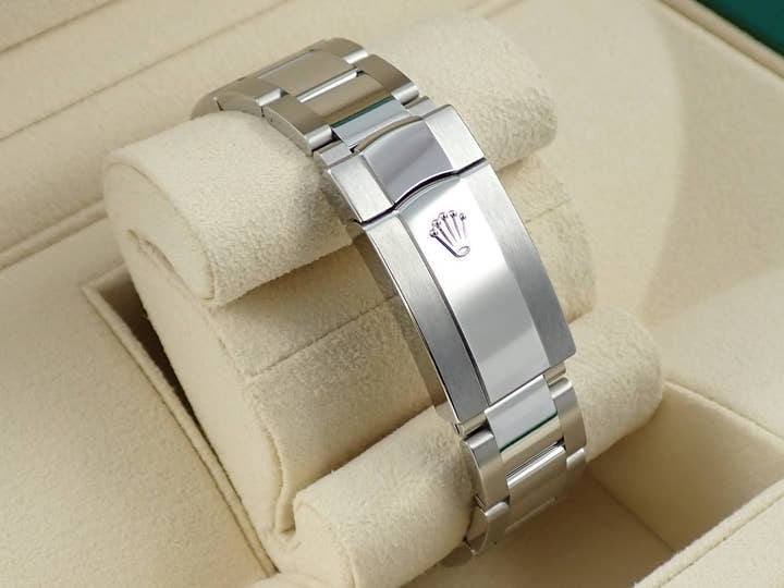 ロレックス デイトジャスト41 Ref.126300 ステンレススチール スレートローマン文字盤 オイスターブレスレット