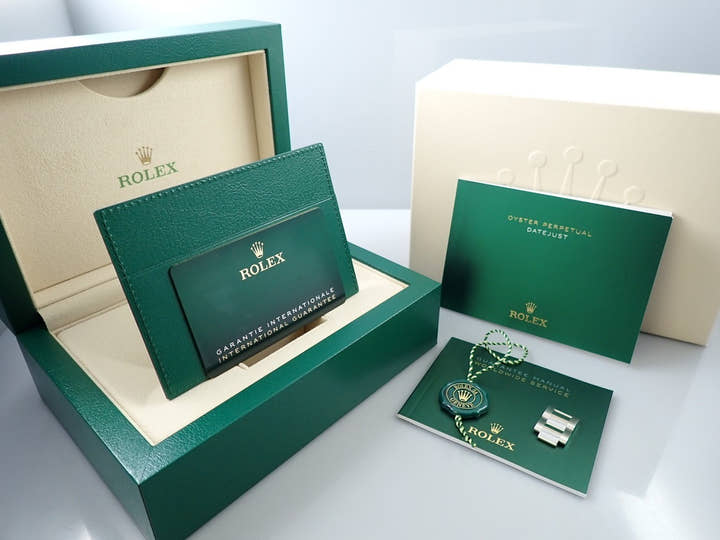 ロレックス デイトジャスト41 Ref.126300 ステンレススチール スレートローマン文字盤 オイスターブレスレット