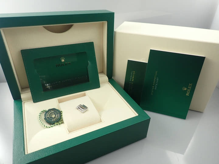 ロレックス デイトジャスト41 Ref.126334 ステンレススチール/ホワイトゴールド スレートローマン文字盤 オイスターブレスレット