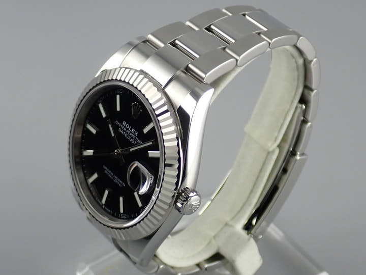 ロレックス デイトジャスト Ref.126334 ブラック文字盤 中古 datejust-185