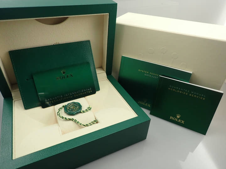 Rolex Datejust 41 Sandust Dial <New warranty, box, etc.>