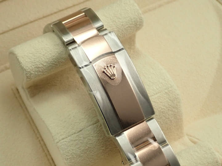 Rolex Datejust 41 Sandust Dial <New warranty, box, etc.>