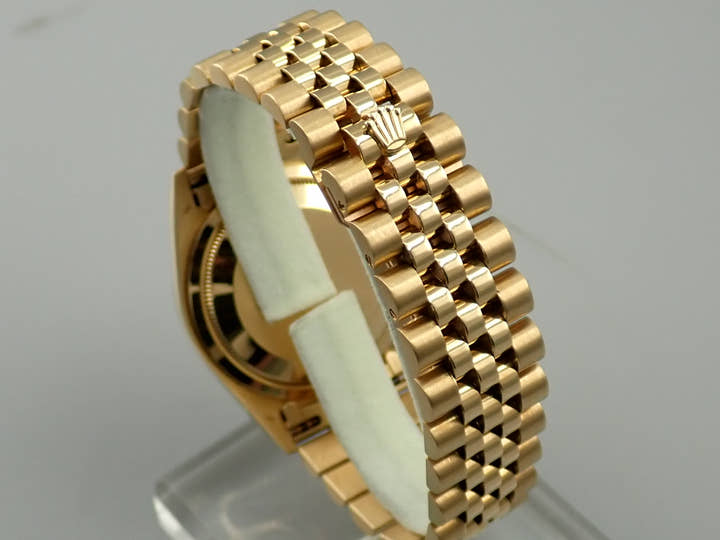 ロレックス デイトジャスト36 Ref.16238 イエローゴールド アイボリーピラミッド文字盤 ジュビリーブレスレット