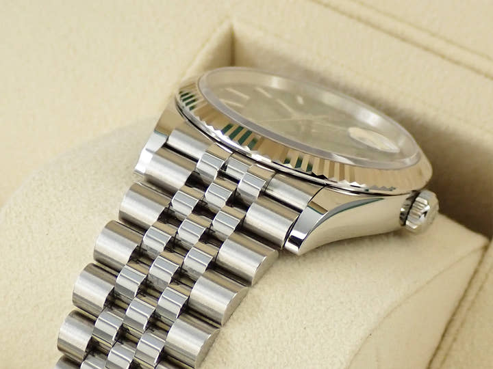 ロレックス デイトジャスト36 Ref.126234 ステンレススチール/ホワイトゴールド グリーンパーム文字盤 ジュビリーブレスレット 美品 HH56TAWS