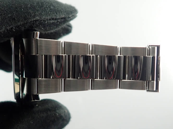 ロレックス デイトジャスト41 Ref.126300 ステンレススチール スレートローマン文字盤 オイスターブレスレット