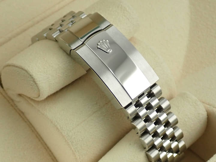 ロレックス デイトジャスト41 Ref.126300 ステンレススチール スレートローマン文字盤 ジュビリーブレスレット 未使用 JZA5JLMK