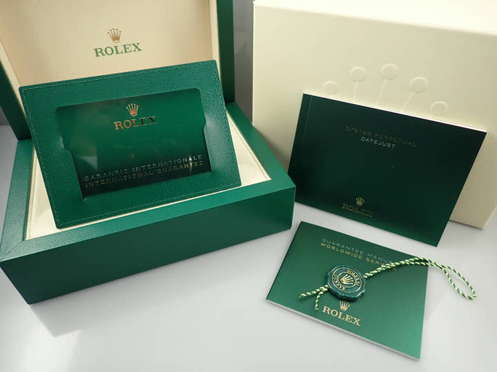 ロレックス デイトジャスト41 Ref.126334G ステンレススチール/ホワイトゴールド ブライトブルー文字盤 ジュビリーブレスレット 未使用 WA3URRAT