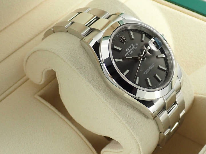 ロレックス デイトジャスト41 Ref.126300 ステンレススチール スレートローマン文字盤 オイスターブレスレット