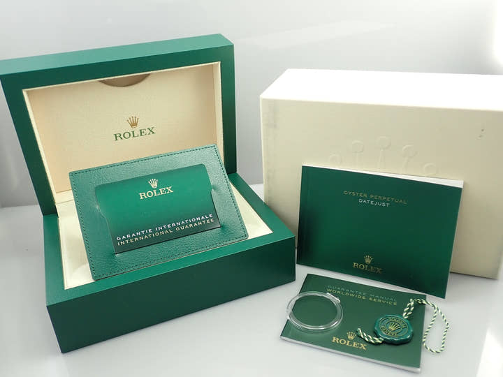 ロレックス デイトジャスト41 Ref.126334 ステンレススチール/ホワイトゴールド スレートローマン文字盤 オイスターブレスレット