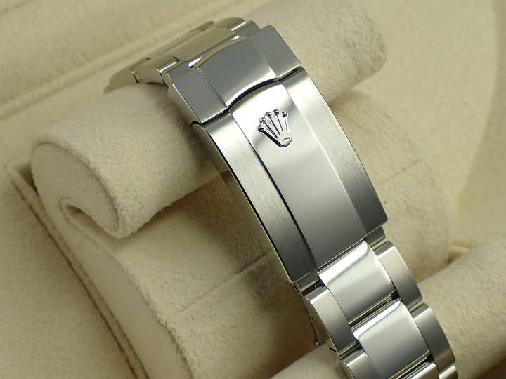 ロレックス デイトジャスト41 Ref.126300 ステンレススチール スレートローマン文字盤 オイスターブレスレット