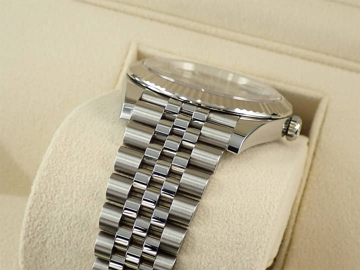 ロレックス デイトジャスト41 Ref.126334 ステンレススチール/ホワイトゴールド ブライトブルー文字盤 ジュビリーブレスレット