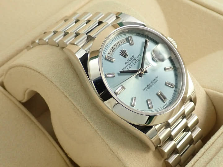 ロレックス デイデイト40 Ref.228206A プラチナ アイスブルー文字盤