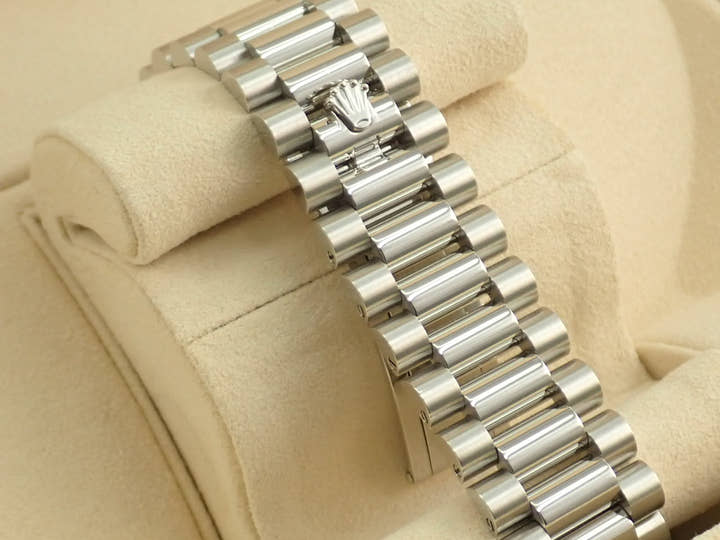 ロレックス デイデイト40 Ref.228206A プラチナ アイスブルー文字盤