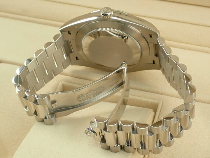 ロレックス デイデイト40 Ref.228206A プラチナ アイスブルー文字盤