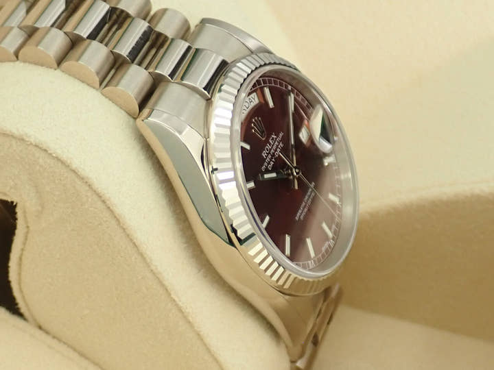 ロレックス デイデイト36 Ref.118239 ホワイトゴールド チェリー文字盤