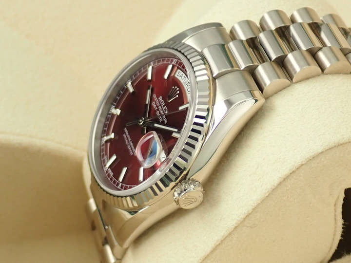 ロレックス デイデイト36 Ref.118239 ホワイトゴールド チェリー文字盤