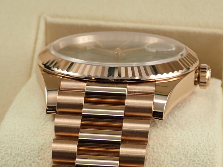 ロレックス デイデイト40 Ref.228235 エバーローズゴールド オリーブグリーン文字盤