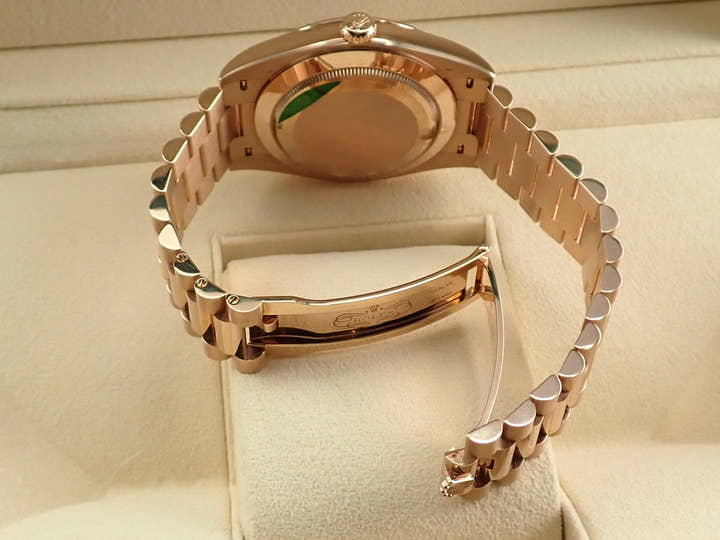 ロレックス デイデイト40 Ref.228235 エバーローズゴールド オリーブグリーン文字盤