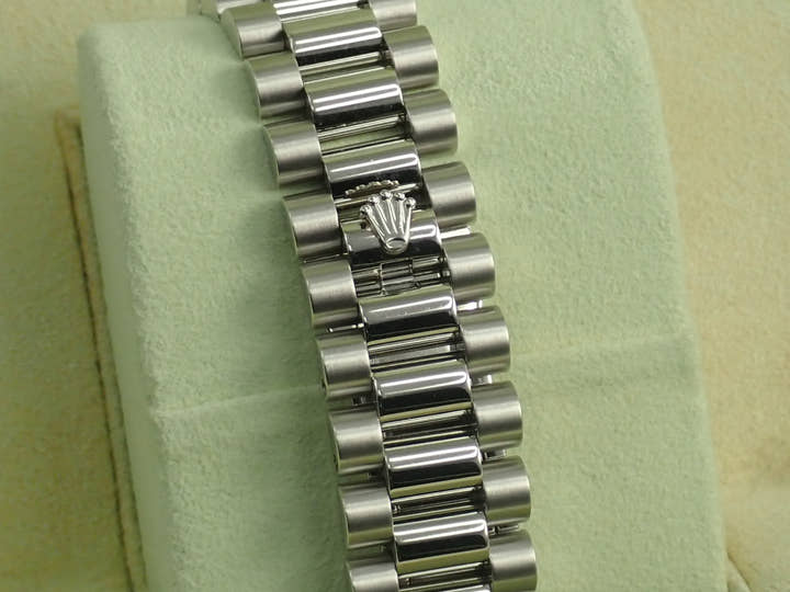 ロレックス デイデイト36 Ref.118206 プラチナ アイスブルー文字盤