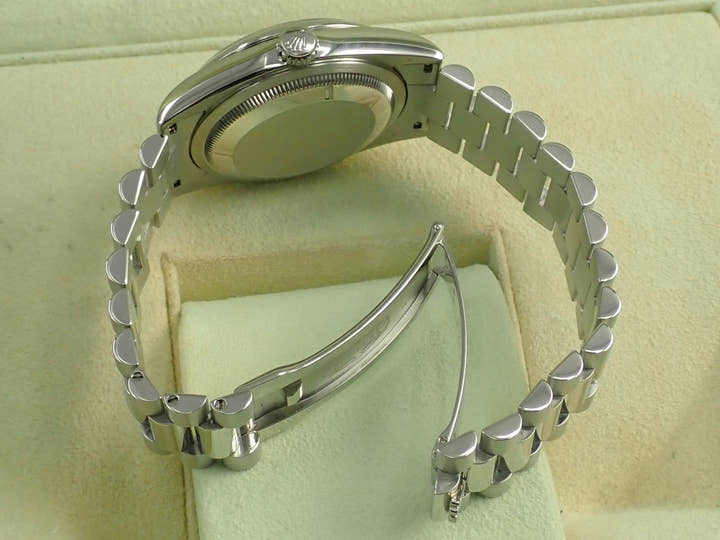 ロレックス デイデイト36 Ref.118206 プラチナ アイスブルー文字盤