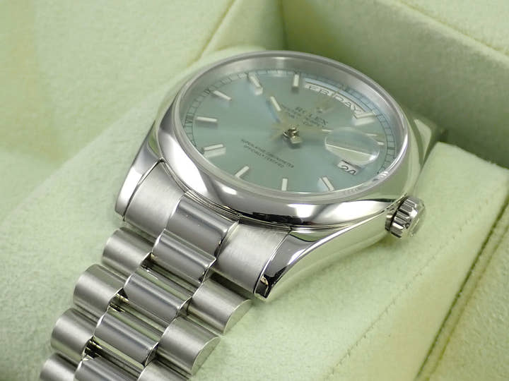 ロレックス デイデイト36 Ref.118206 プラチナ アイスブルー文字盤