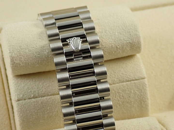 ロレックス デイデイト40 Ref.228396TBR プラチナ アイスブルーx10Pダイヤ文字盤